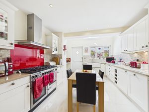Kitchen- click for photo gallery